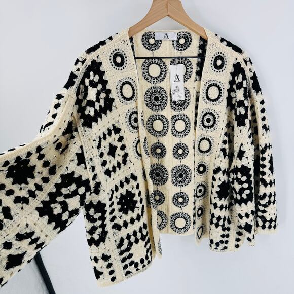 Boutique Crochet Cardigan Sweater Jacket Black Cream Open Front NWT One Size - Picture 8 of 9